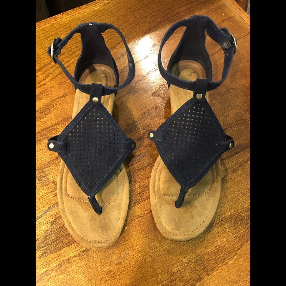 Koolaburra by UGG Briona wedge sandals, EUC